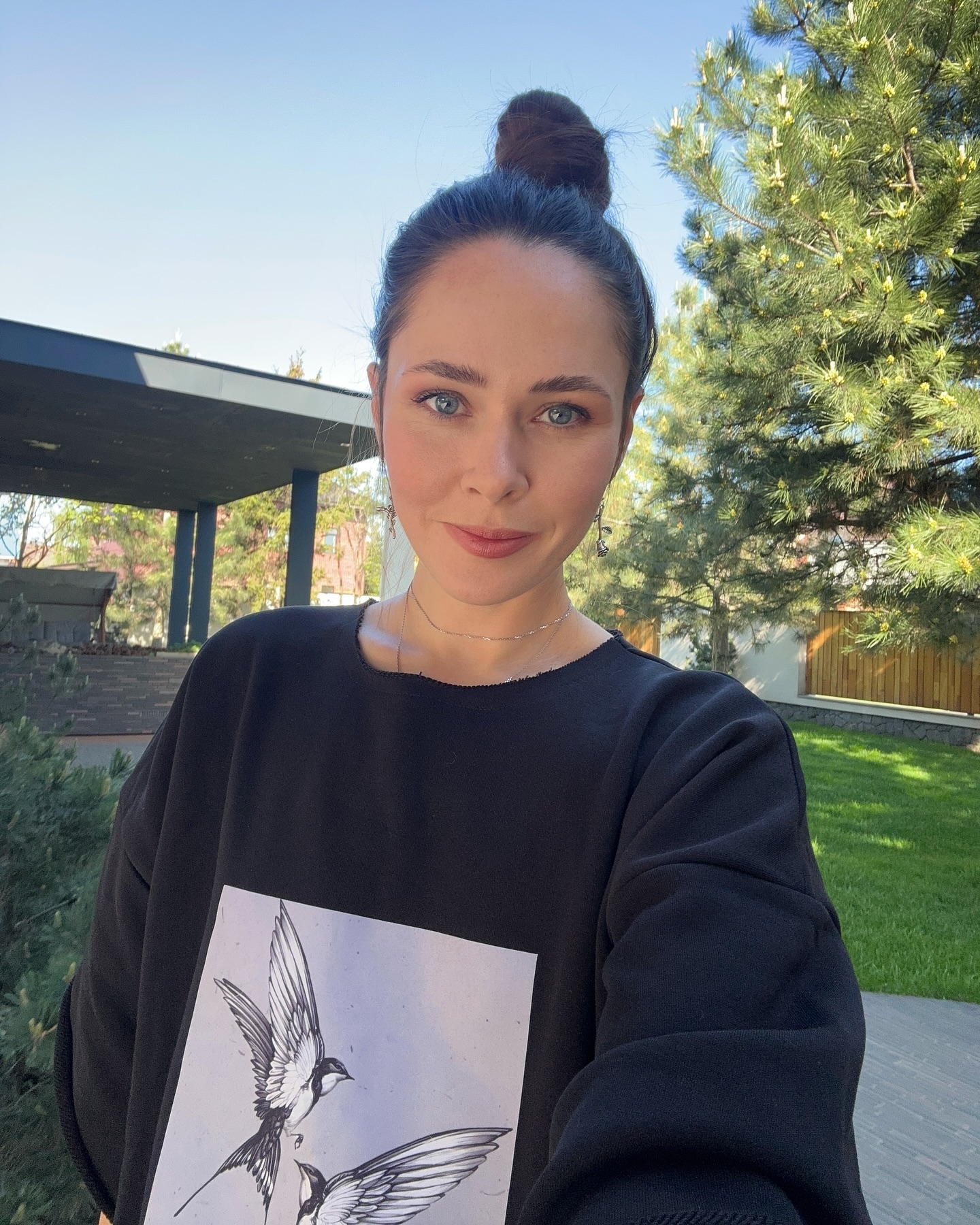 Вышиванки и не только. В каких нарядах украинские знаменитости встречают Пасху (фото)