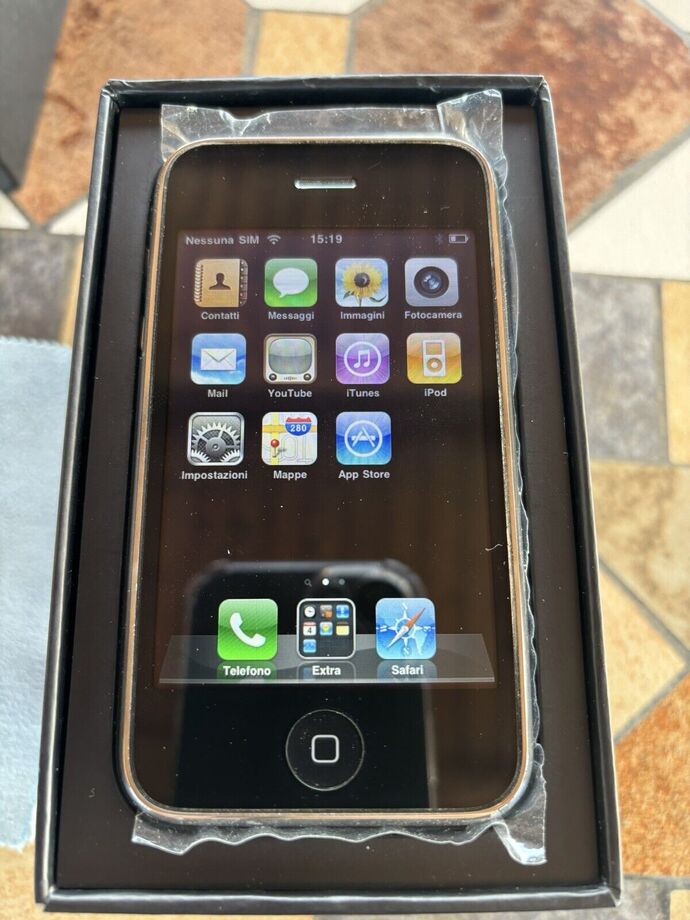 5 старых мобилок, которые можно продать за большие деньги