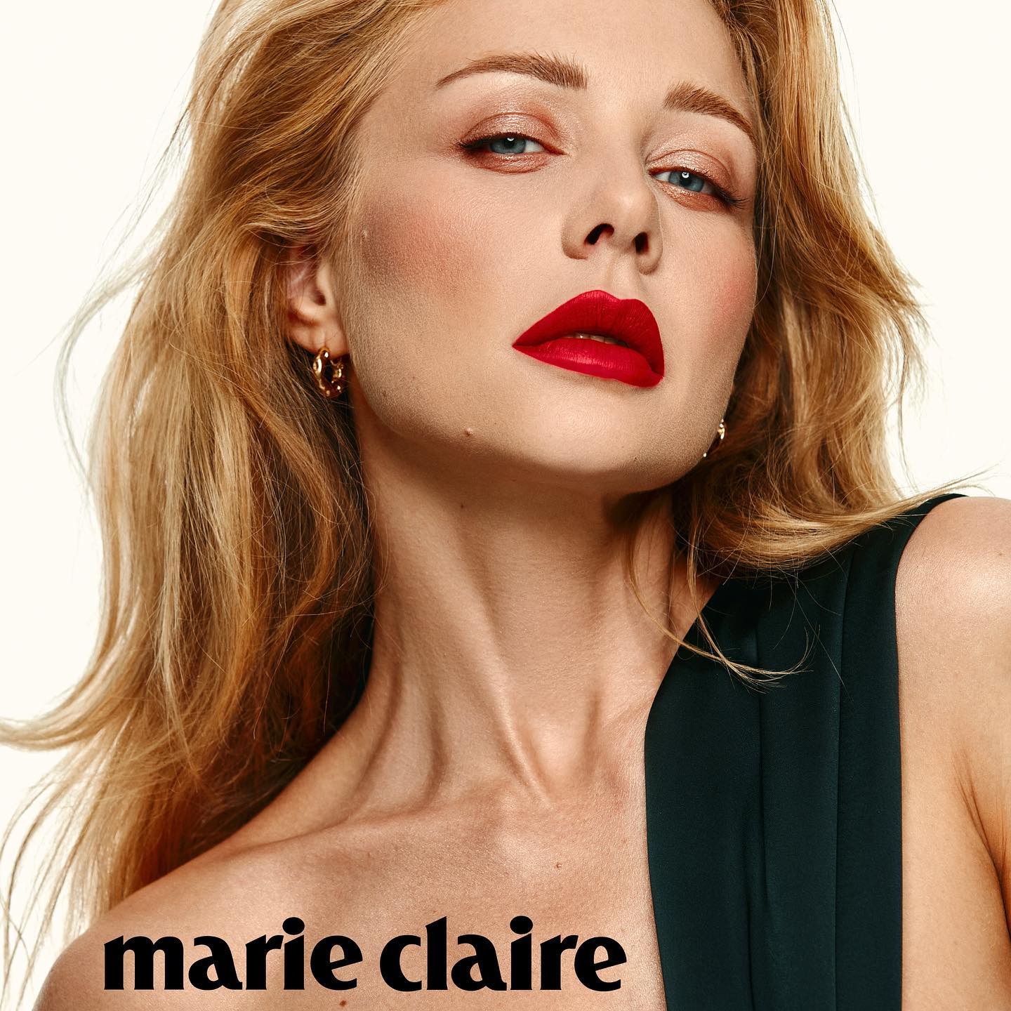 Без макіяжу та з обручем з 2000-х: Тіна Кароль здивувала образом на Нацвідборі 2024 (відео)