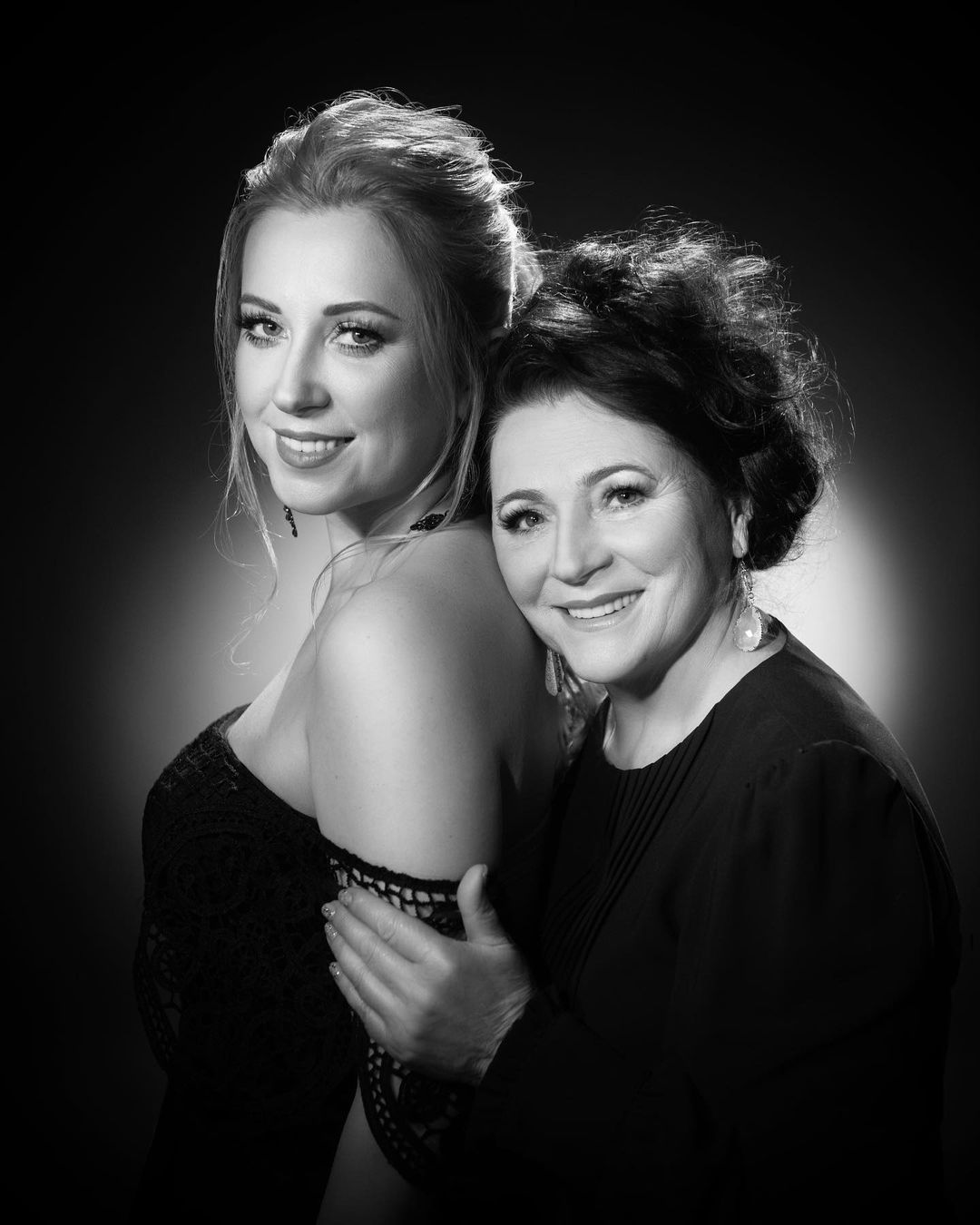 Дочь Нины Матвиенко растрогала видео. Это должен был быть подарок маме на день рождения