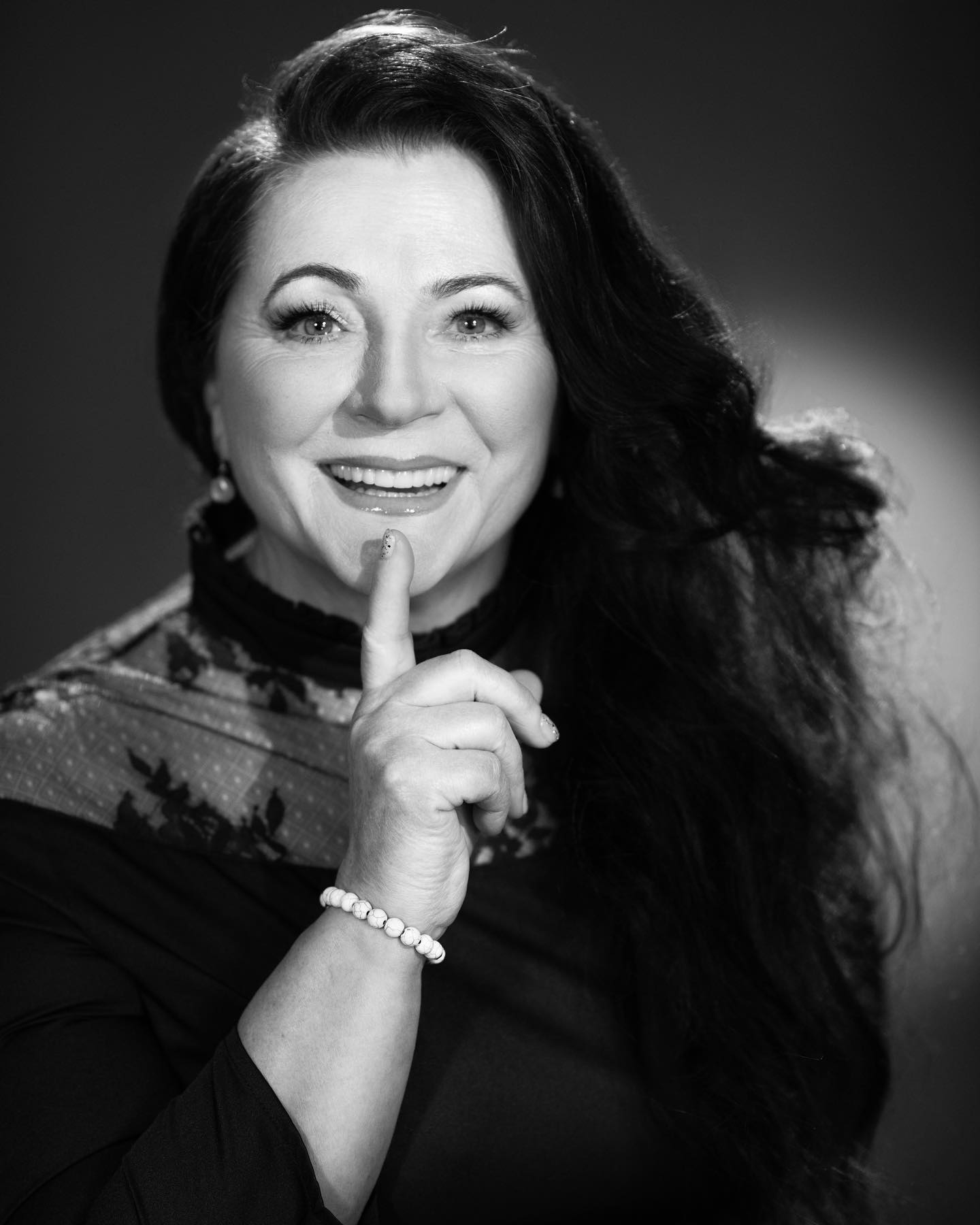 Тоня Матвієнко відповіла хейтерам, які почали поливати брудом її маму після смерті: "Беруть на себе гріх"