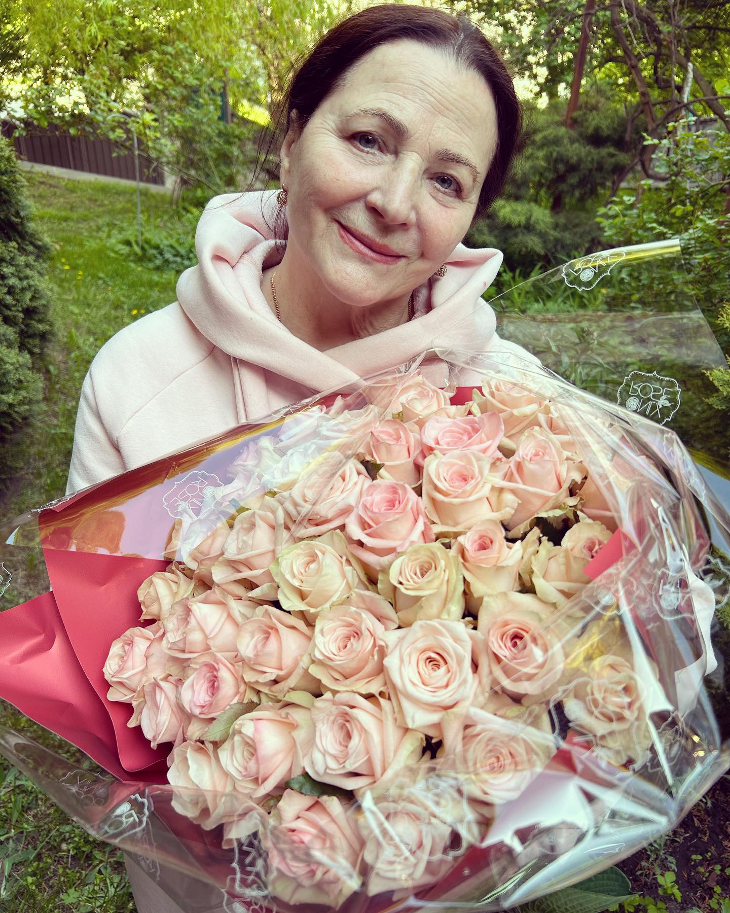 Тоня Матвієнко відповіла хейтерам, які почали поливати брудом її маму після смерті: "Беруть на себе гріх"