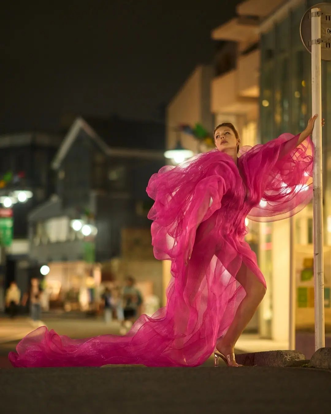 Тина Кароль поразила "непокоренным" образом: невероятные фото