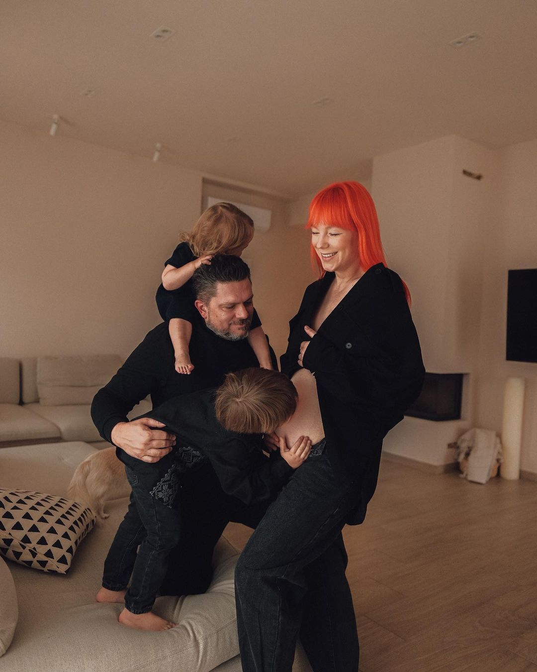 "Завжди тепла і ніжна": українська співачка замилувала вагітними фото