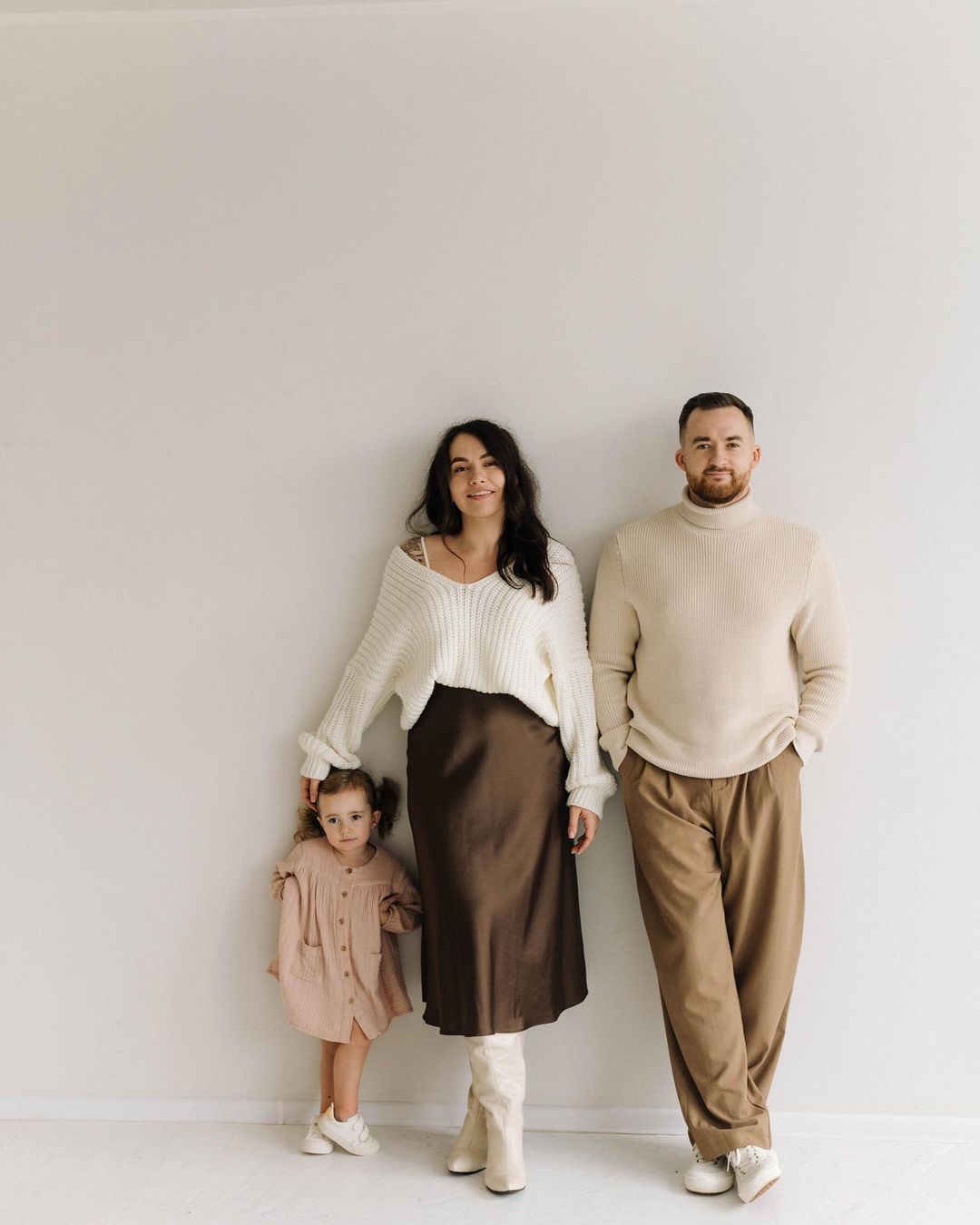 Блогер Кошарская рассказала о беременности и показала реакцию родных: трогательное видео