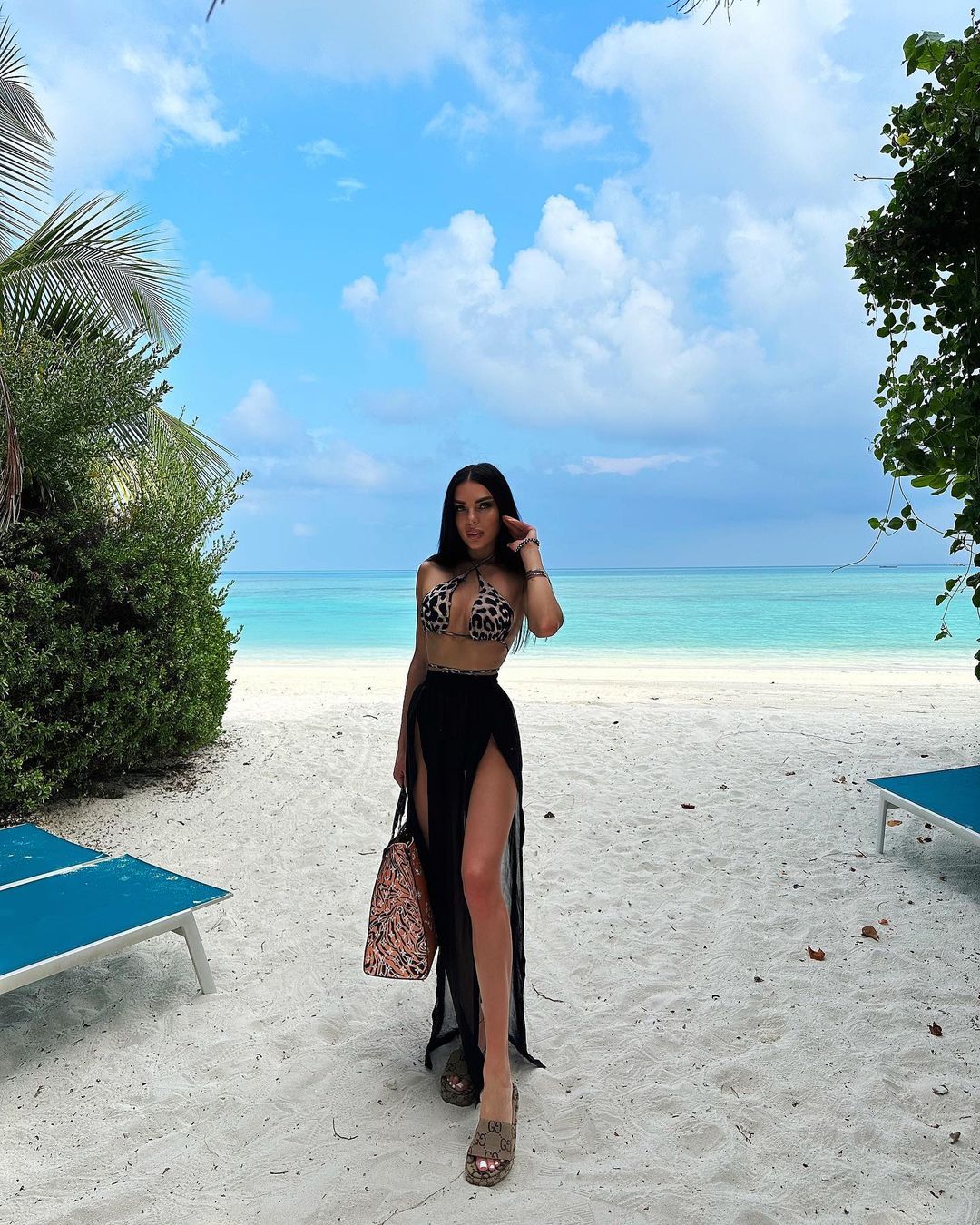 "Отмечаю жизнь": скандальная экс-пресс-офицерша ГПСУ Плантовская "загремела" в новый скандал