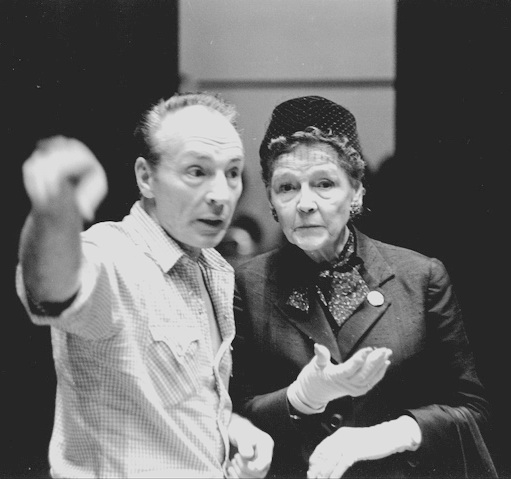 Спасла украинскую вышивку от "советов" и получила "Оскар". Удивительная история жизни Варвары Каринской