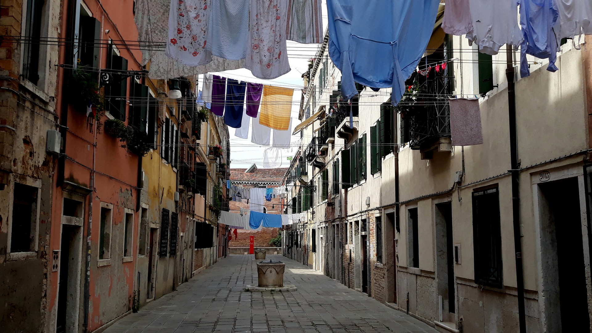 Венеция продолжает бороться с избытком туристов: в чем суть идеи