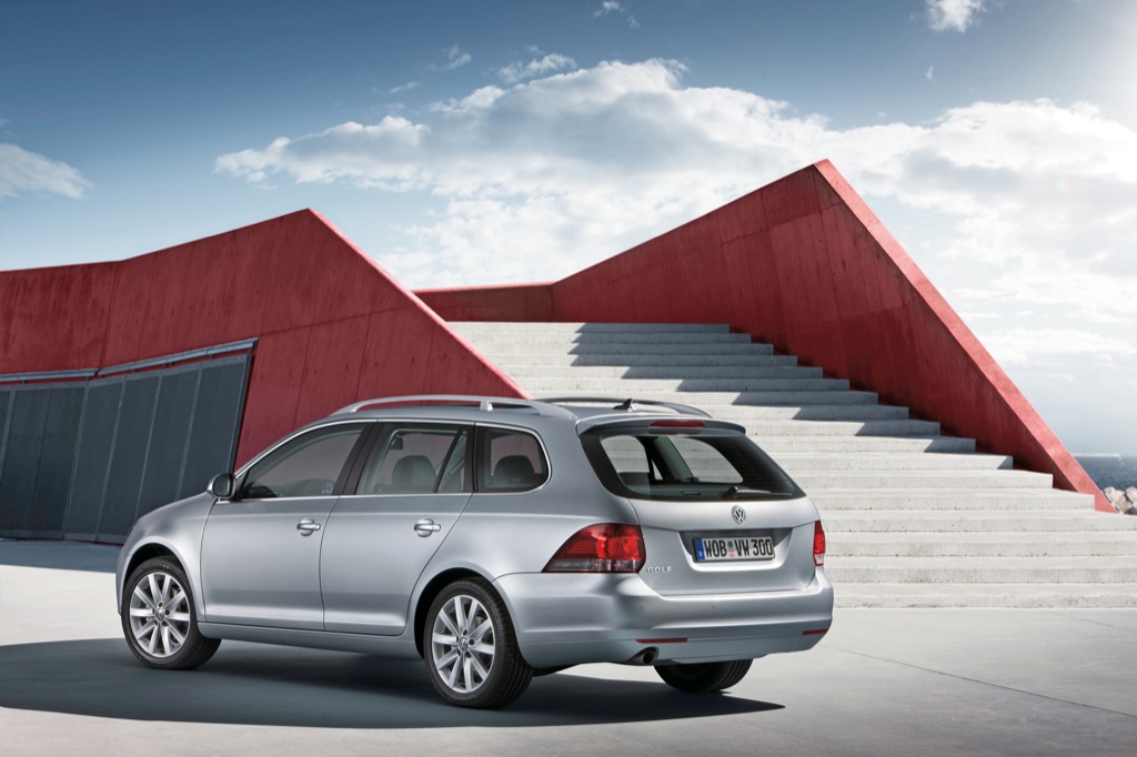 Выбираем лучший универсал с пробегом: Volkswagen Golf против Renault Megane