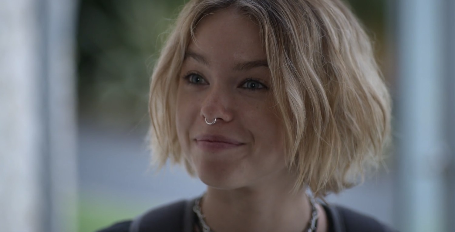 Як у реальному житті виглядає акторка, яка зіграла Рейніру Таргаріен у серіалі "Дім Дракона"