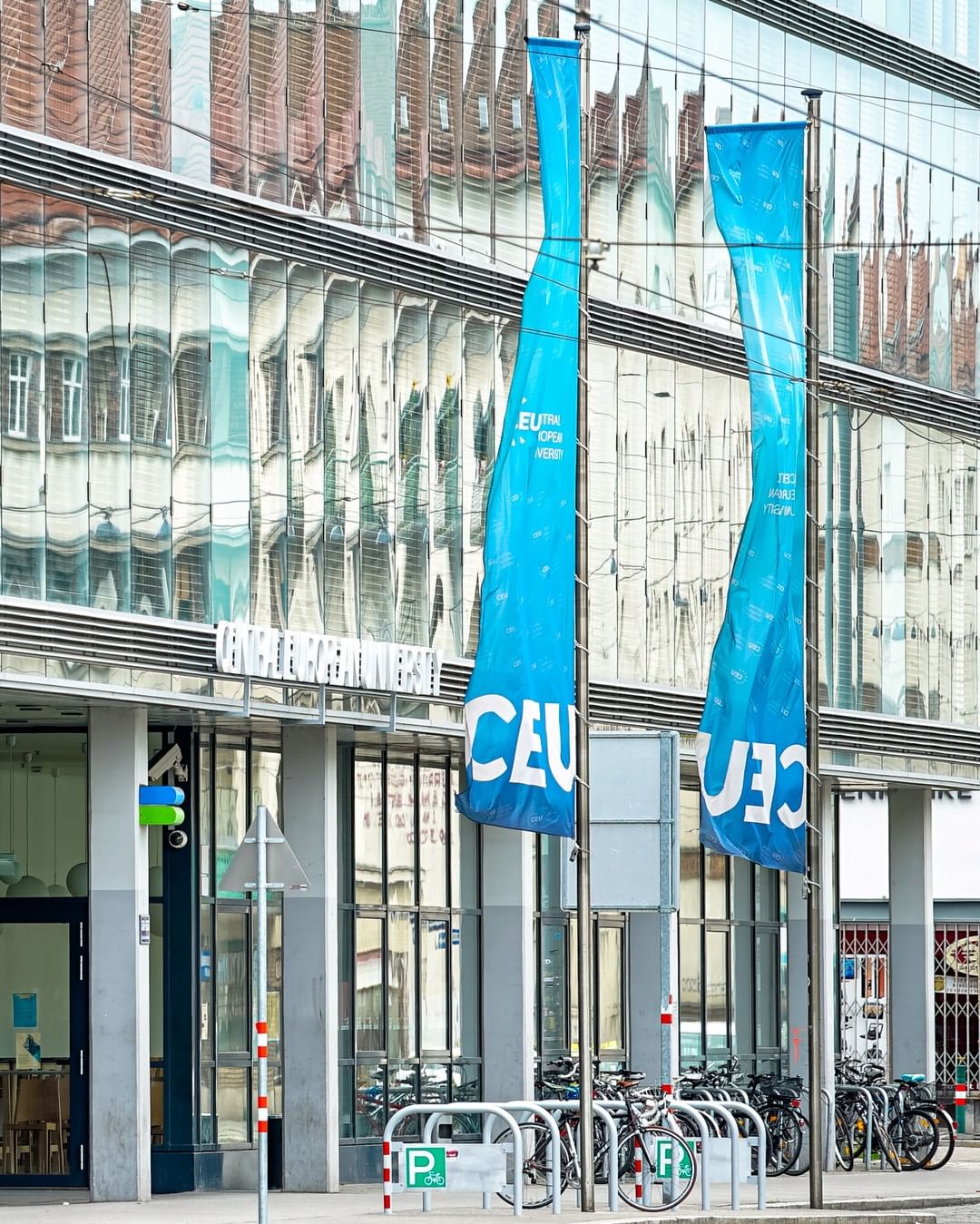 Как поступить в европейский университет во время войны: список доступных вузов и советы по адаптации