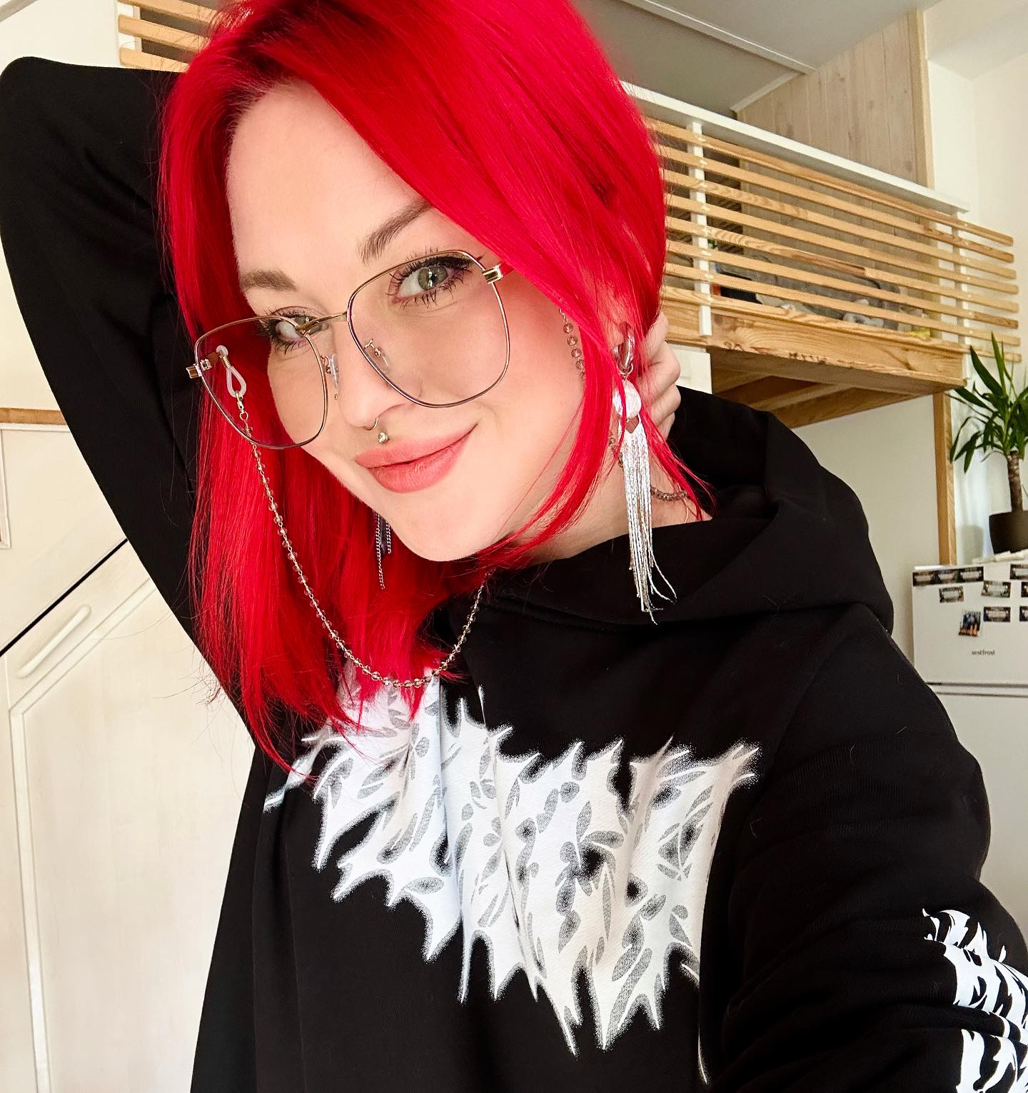 Известная певица 12 лет не может получить гражданство Украины: "В России меня посадят"