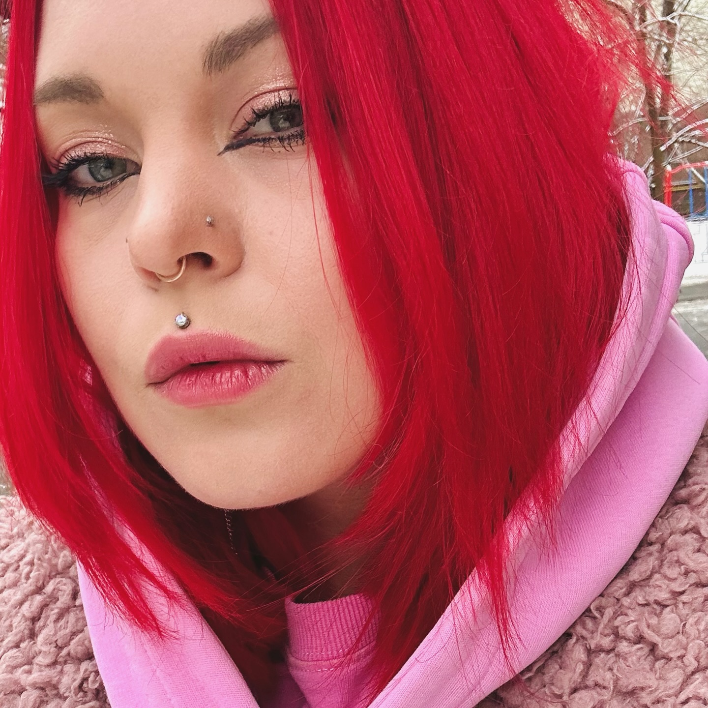 "Позвонила юристам". Известная певица прокомментировала отсутствие гражданства Украины