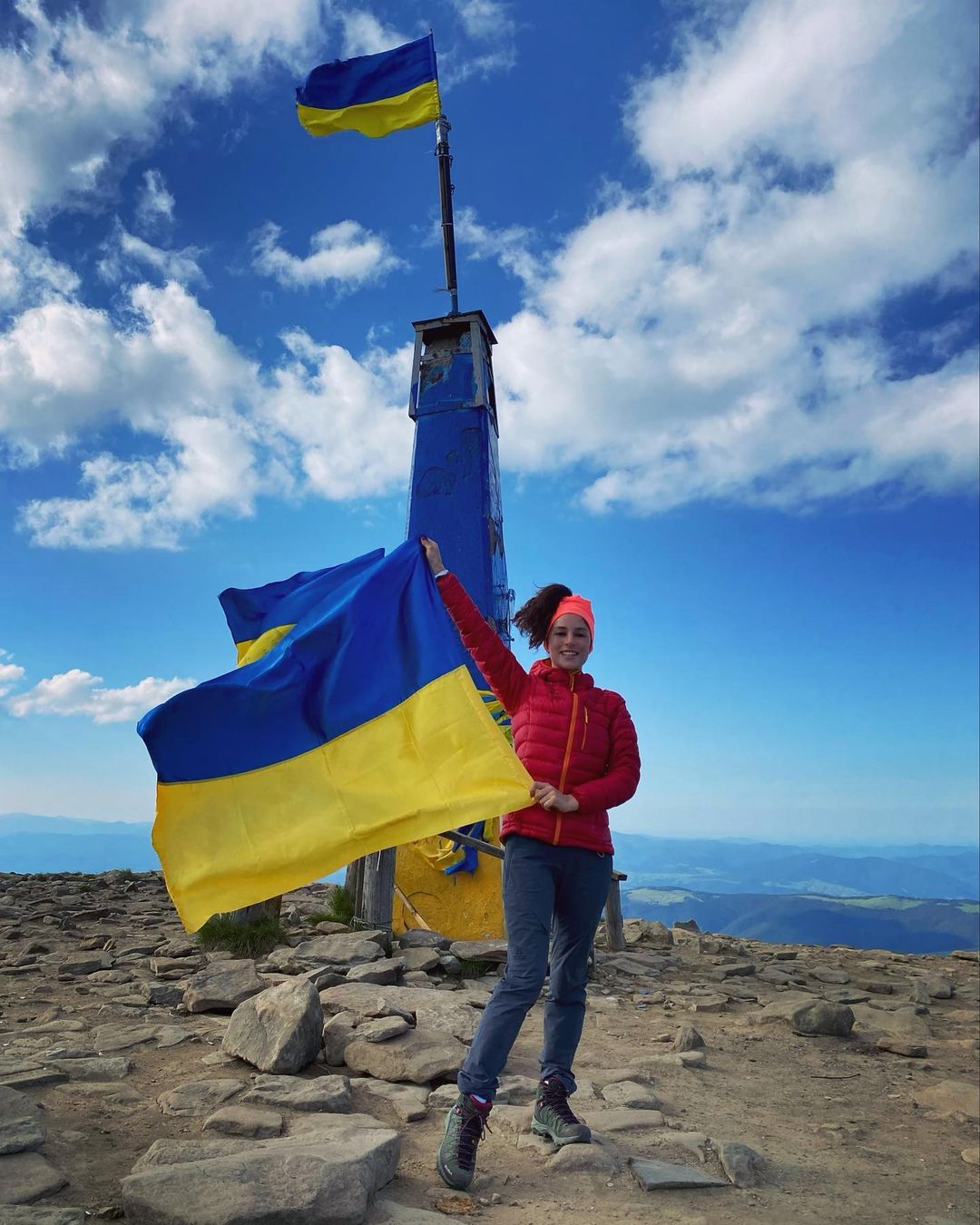 Злата Огневич осуществила давнюю мечту и посвятила ее защитникам "Азовстали" (фото)