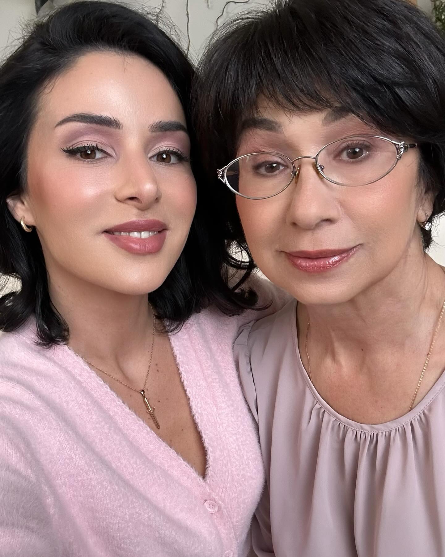 Злата Огневич показалась с мамой-красавицей, на которую очень похожа (фото)