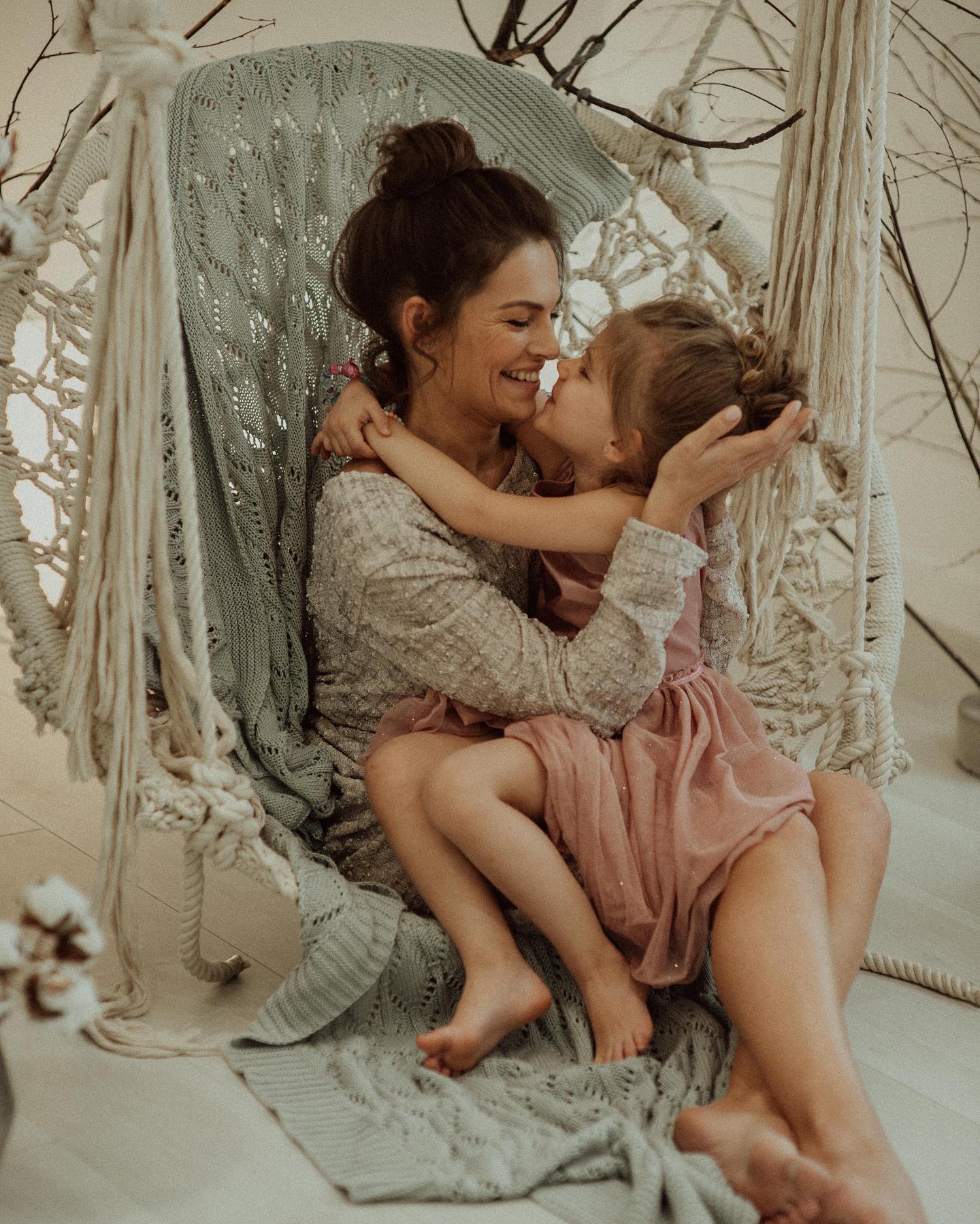 Украинская актриса рассказала, почему ее дочь планирует сменить имя и общается ли с отцом-путинистом