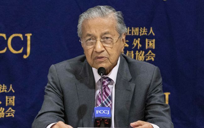 Прем'єр-міністр Малайзії подав у відставку