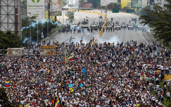 З початку масових протестів у Венесуелі загинули вже понад 30 людей