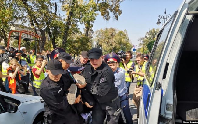 У Казахстані затримали учасників антиурядових мітингів