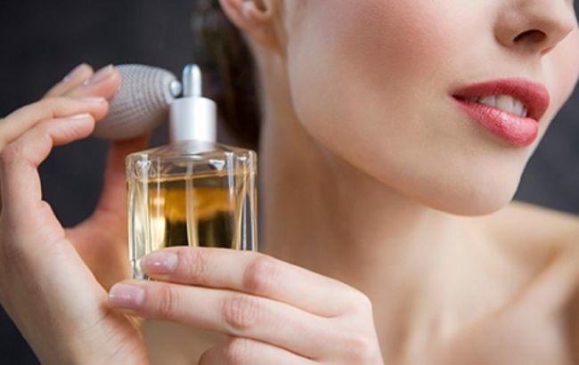 Як відрізнити оригінальні парфуми від підробки та не попасти на гроші: найголовніші способи