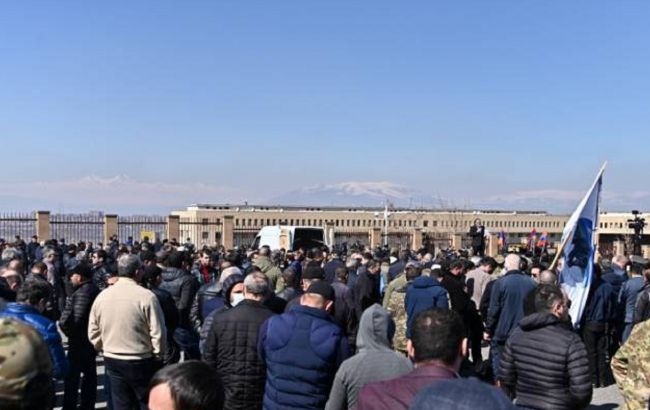 У Вірменії проходить масовий протест за відставку Пашиняна