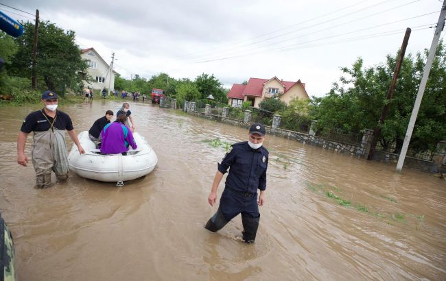 На западе подтоплено свыше 10 больниц с больным коронавирусом