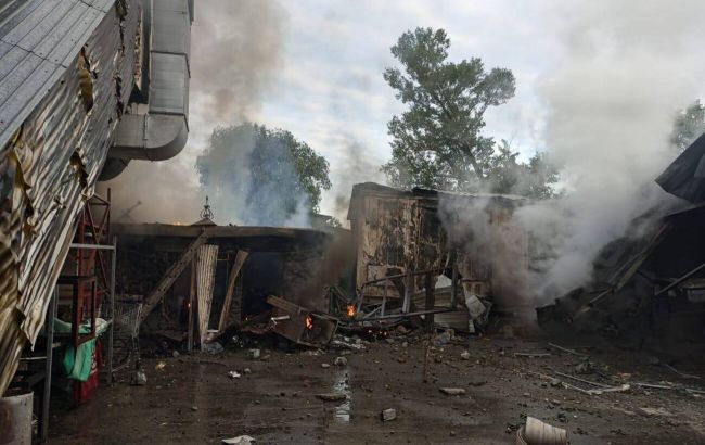 Повреждены склады и автомобили: последствия ракетной атаки РФ на Киев