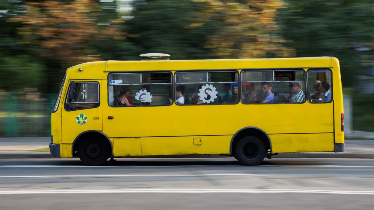 В Днепре проучили мужчину избившего девушку в маршрутке | Стайлер