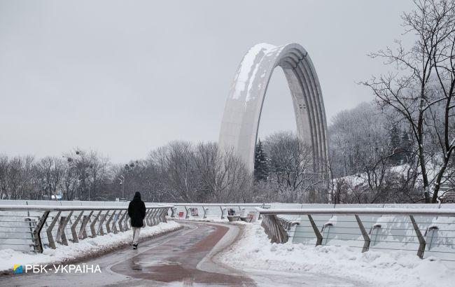 Небольшой снег, морозы на севере и гололедица: погода на завтра