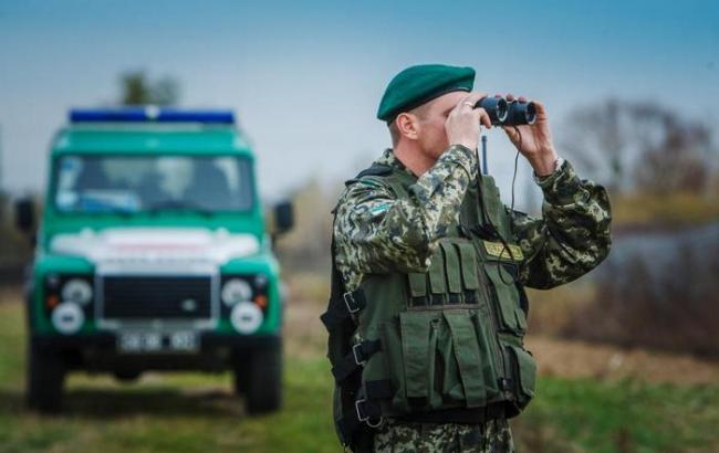 Прикордонники затримали в "Жулянах" українця, розшукуваного за 6 статтями Кримінального кодексу