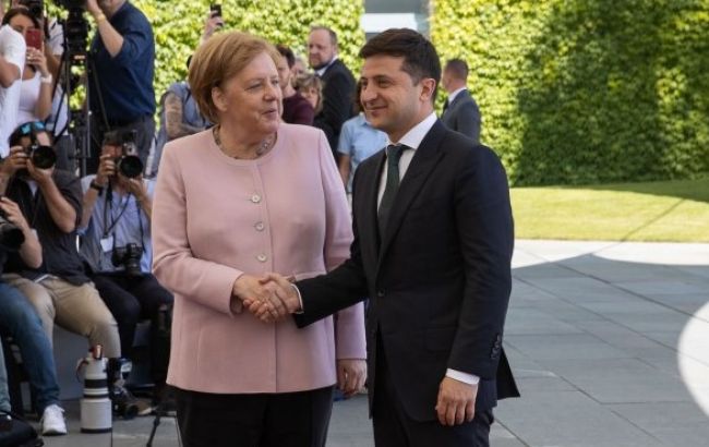 Зеленський і Меркель обговорили подальші кроки щодо врегулювання на Донбасі