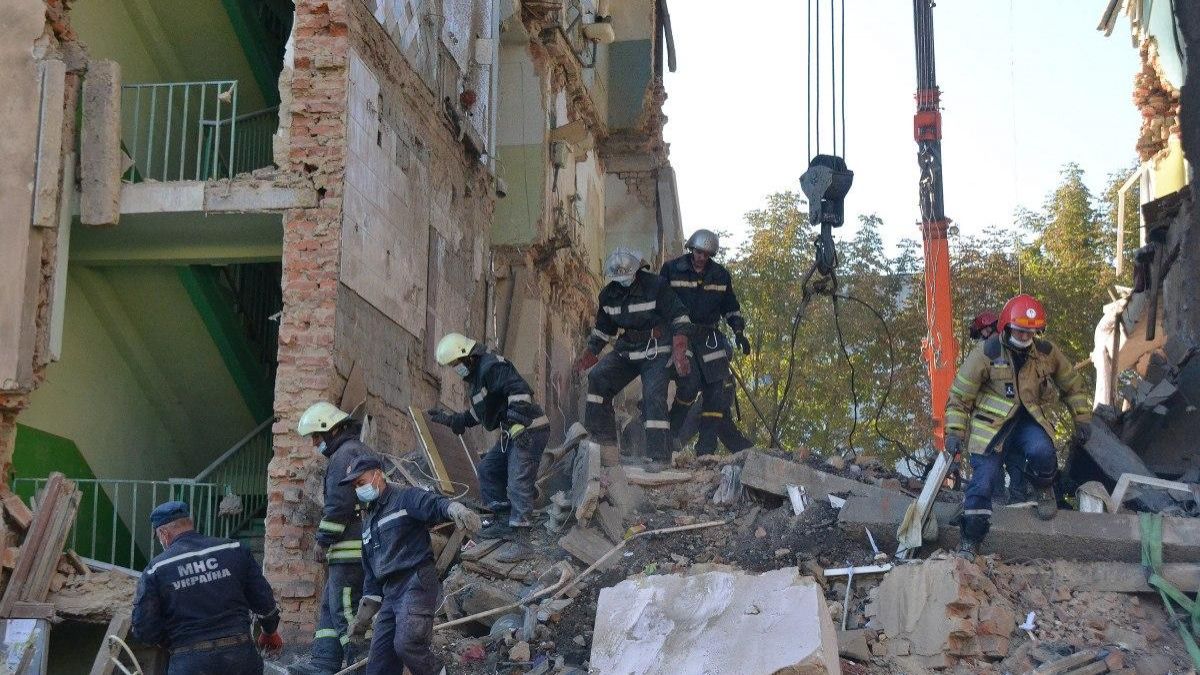 Взрыв в Дрогобыче - ребенок позвонил из-под обломков разрушенного дома |  Стайлер