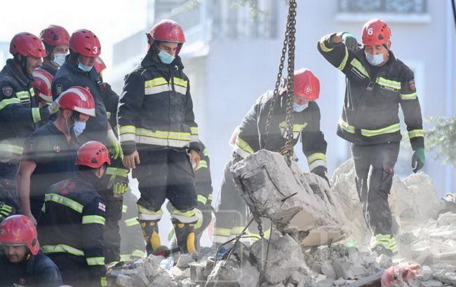 Обрушение дома в Батуми: число жертв выросло, в стране объявили траур