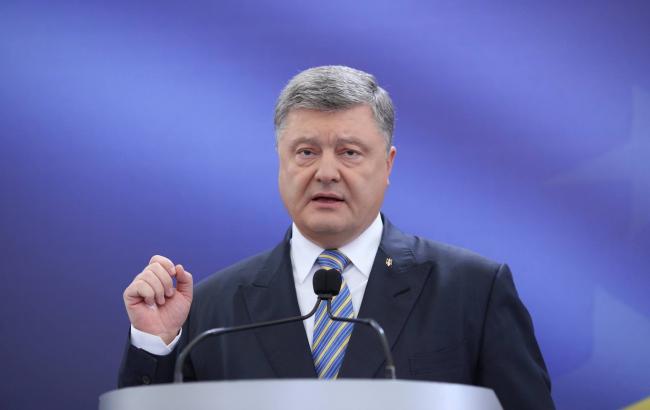 Порошенко заявил, что РФ проводит новую необъявленную депортацию крымских татар