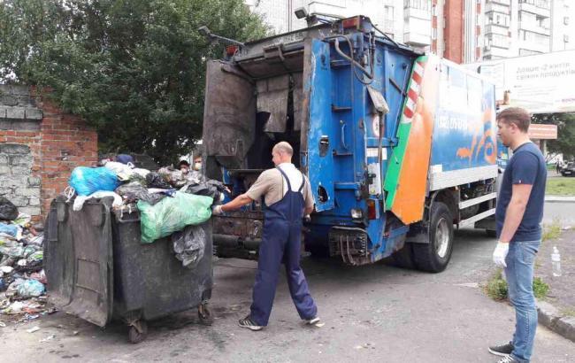 Из Львова уже вывезено более 3 тыс. тонн мусора, - Зубко