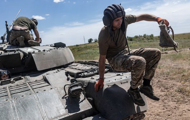 Росія за добу скинула 120 КАБів, а ЗСУ вдарили по пункту управління: ситуація на фронті