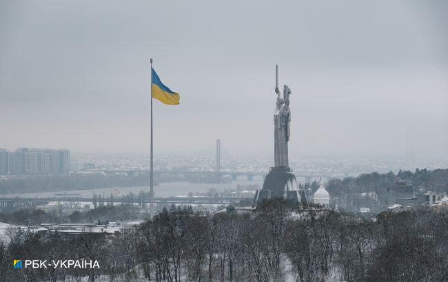 Сильний вітер та дощ: погода в Україні сьогодні знову зіпсується