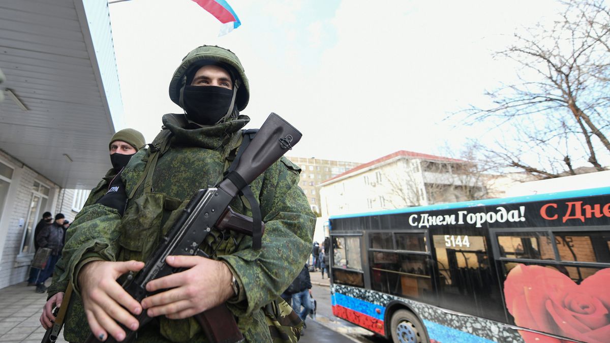 Взрывы в Луганске прогремели 13 апреля - над городом дым, видео | РБК  Украина