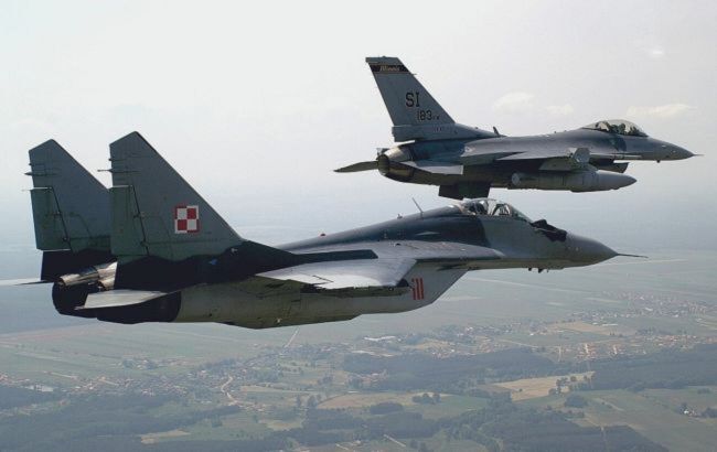 Польша подняла военные самолеты из-за воздушного удара РФ по Украине