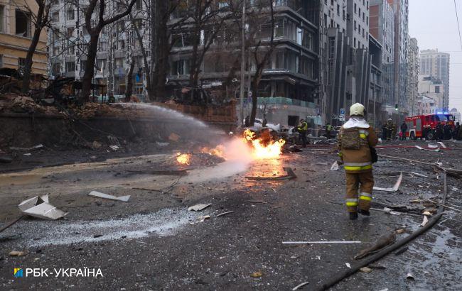 Ракетный удар по Киеву: появились фото последствий обстрела