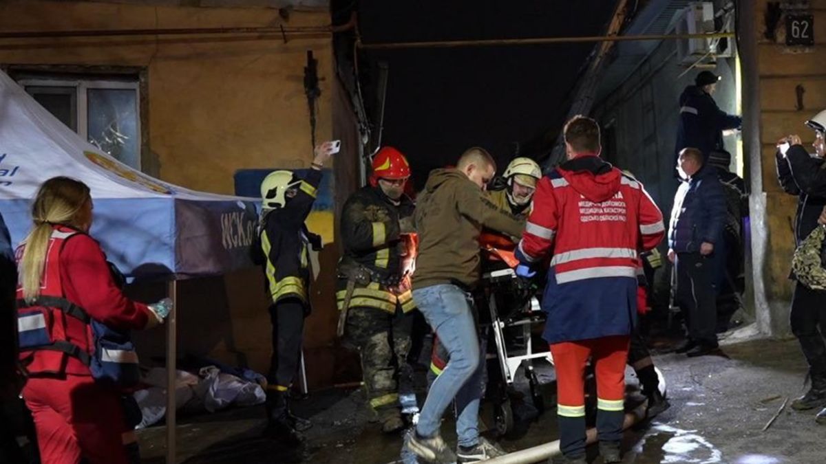 Удар дронами в Одессе по дому - видео и фото последствий, сколько Шахедов  сбило ПВО | РБК Украина