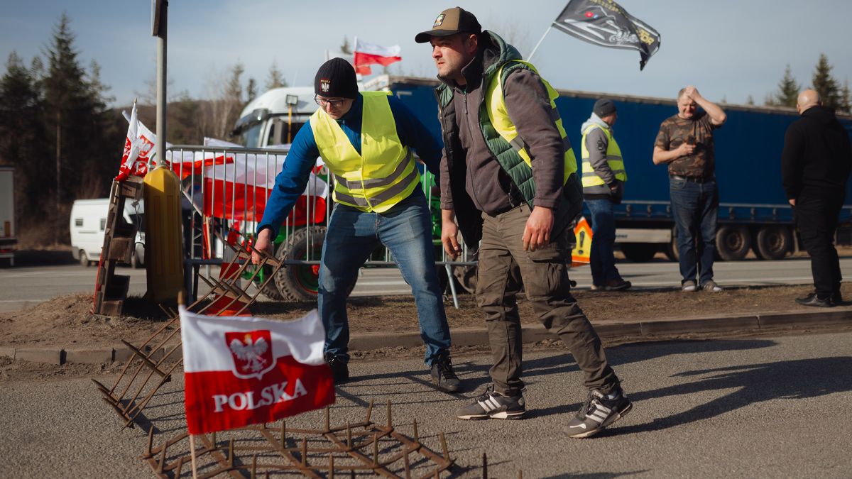 КПП Ягодин разблокируют в Польше 13 марта и пропустят грузовики | РБК  Украина