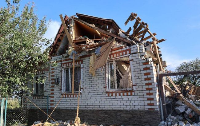 Россия ударила из авиации по домам под Харьковом: есть пострадавшие, фото разрушений