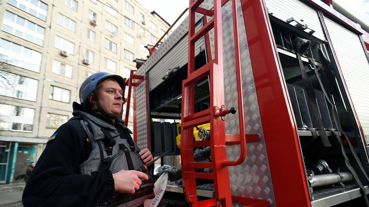 Харьков 3 мая обстреляли - в городе пожар, поврежден трамвай | РБК Украина