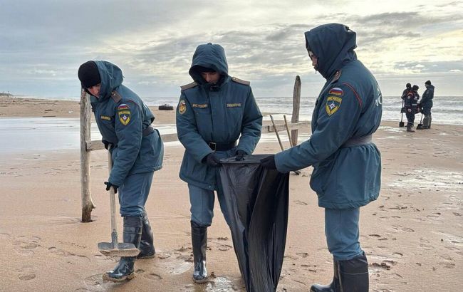 У Криму оголосили надзвичайний стан через розлив мазуту в Чорному морі