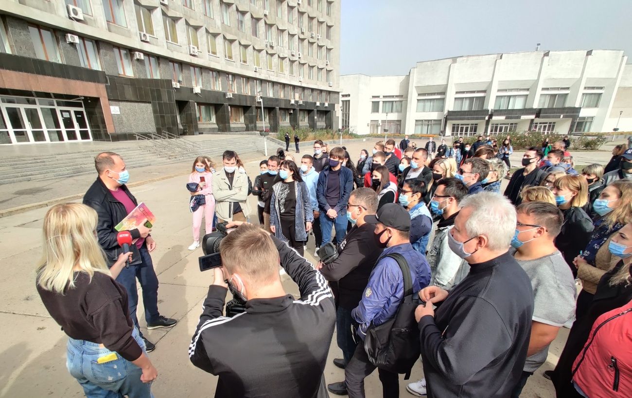 Сумы люди. Прошел митинги против ограничений из-за карантина мемы.