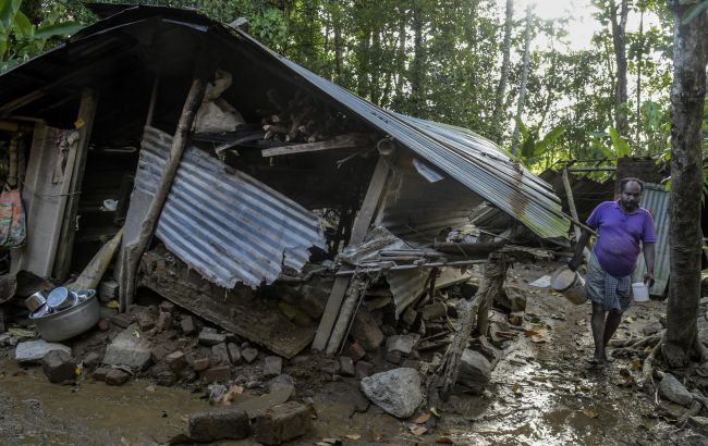 В Індії через зсув ґрунту більше 40 осіб перебуває під завалами, є загиблі