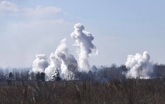 Сумську область знову обстріляли з території РФ. Ворог випустив понад 30 мін