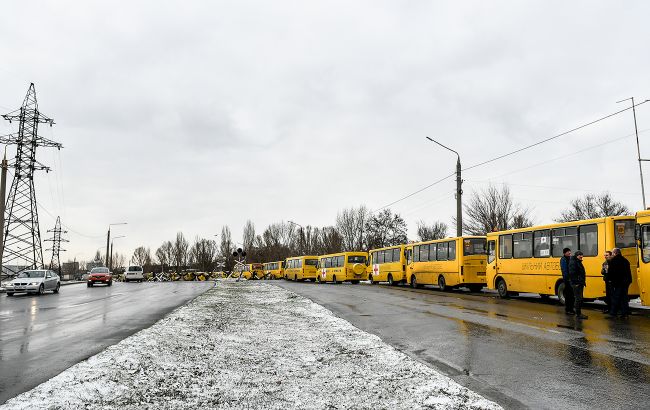 Як безкоштовно евакуюватись з небезпечних регіонів: пояснення Мінреінтеграції