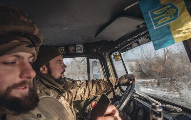 Украинские защитники показали, как выглядит "дорога жизни" в Бахмут (видео)